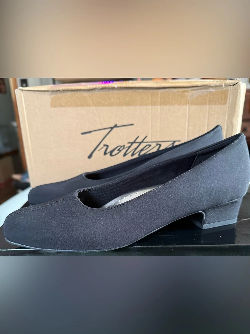 Trotters Women's Black Slip-On